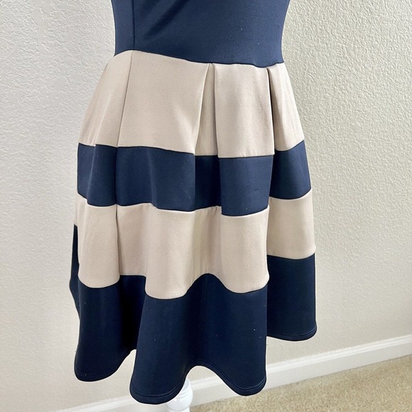 Flashing Lights Size Small Flare Party Dress Striped Dark Navy Blue & Off White - Picture 12 of 15
